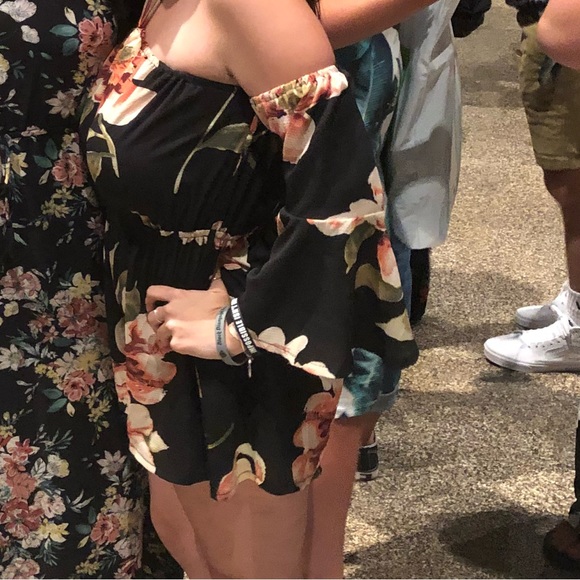 Romper - Picture 2 of 3